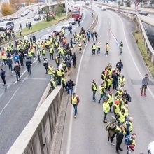 Per protestus Prancūzijoje nukentėjo apie 50 žmonių