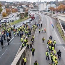 Per protestus Prancūzijoje nukentėjo apie 50 žmonių