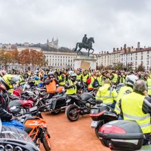 Per protestus Prancūzijoje nukentėjo apie 50 žmonių