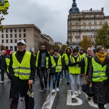 Per protestus Prancūzijoje nukentėjo apie 50 žmonių