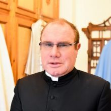 Vyskupija apie kunigo platintas intymias nuotraukas: už tokius dalykus galimas pašalinimas