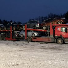 Valstybinių miškų urėdija Ukrainai perduoda 131 transporto priemonę