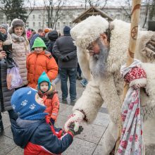 Puošnioji eglė į sostinę atviliojo net šešis Kalėdų Senelius 