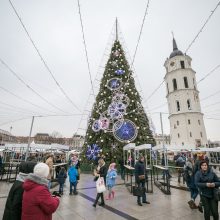 Puošnioji eglė į sostinę atviliojo net šešis Kalėdų Senelius 