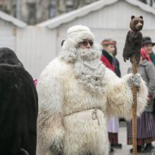 Puošnioji eglė į sostinę atviliojo net šešis Kalėdų Senelius 