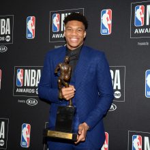 G. Antetokounmpo šlovės akimirka: MVP titulą laimėjęs graikas nesulaikė ašarų