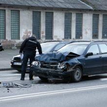 Piko valandą Klaipėdoje – trijų mašinų avarija: miesto centre nusidriekė spūstys