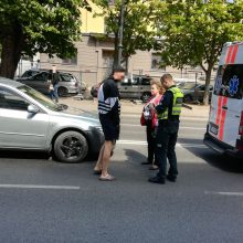 Avarija Klaipėdos centre: pagyvenusi vairuotoja perėjoje nepastebėjo pėsčiosios