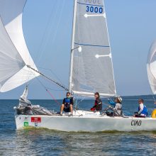 Įspūdingi vaizdai ir įtempta kova: Klaipėdoje startavo 52-oji „Kuršių marių regata“