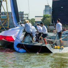 Įspūdingi vaizdai ir įtempta kova: Klaipėdoje startavo 52-oji „Kuršių marių regata“