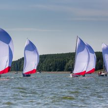 Įspūdingi vaizdai ir įtempta kova: Klaipėdoje startavo 52-oji „Kuršių marių regata“