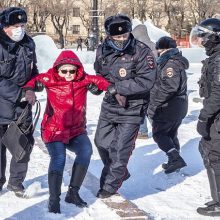 Rusijos policijai malšinant protestus dėl A. Navalno, sulaikyta per 5 tūkst. protestuotojų