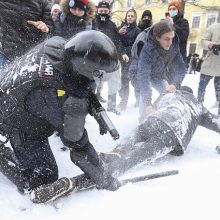 Rusijos policijai malšinant protestus dėl A. Navalno, sulaikyta per 5 tūkst. protestuotojų