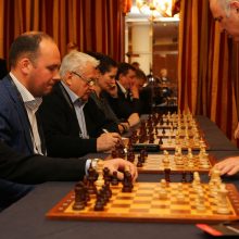 Šachmatų didmeistris G. Kasparovas sulošė partiją iškart su 7 lietuviais