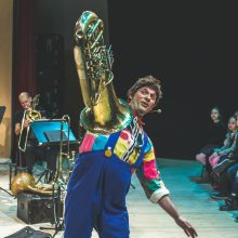 Klaipėdos koncertų salėje nenuorama Karlsonas mokysis groti trimitu