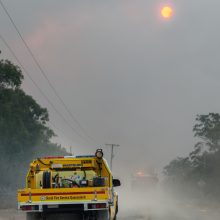 Rytinėje Australijos pakrantėje siaučia dideli miško gaisrai
