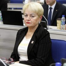 Klaipėdos tarybos narei E. Andrejevai už cigarečių be banderolių laikymą skirta bauda