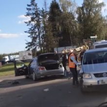 Vilniaus rajone BMW sukėlė avariją: per susidūrimą nukentėjo nepilnametis