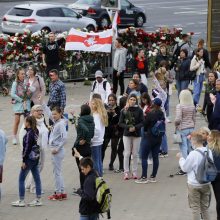 Minske protestuotojai formuoja „solidarumo grandines“