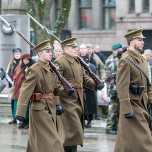 Kaune paminėta Lietuvos kariuomenės diena: gatvėse – karių žygiuotės, dangų skrodė sraigtasparniai