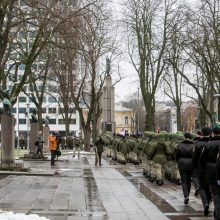 Kaune paminėta Lietuvos kariuomenės diena: gatvėse – karių žygiuotės, dangų skrodė sraigtasparniai