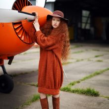 Šilta: pasiruošusios skrydžiui į vėsų rudenį ir šaltą žiemą. Nuostabiosios keleivės – JurArt's fotomodeliai.