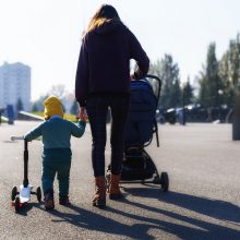 Balandį mirė dešimtadaliu daugiau žmonių nei pernai, mažėjo gimstamumas