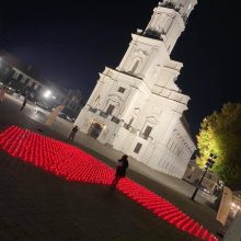 Žvakių šviesa miestų ir miestelių aikštėse pagerbti organų donorai