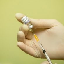 Lietuvoje kaupiasi vakcinų nuo COVID-19 likučiai: ministras įvardijo, ką svarstoma daryti