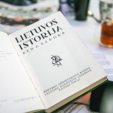 Simbolinė A.Šapokos „Lietuvos istorijos“ pergalė