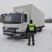 Kaunietis Vokietijoje vogtu sunkvežimiu gabeno vogtą automobilį „Mazda“