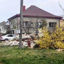 Aliarmas Garliavoje: po sprogimo sugriuvo namas, iš griuvėsių ištrauktas žmogus