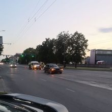 Kaune girtas BMW vairuotojas sukėlė eismo įvykį
