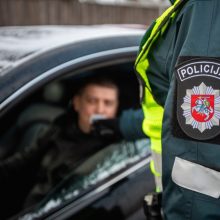 Prie vairo pričiuptas įkaušęs Utenos savivaldybės darbuotojas