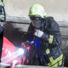 Tragiškas gaisras Rokiškyje: dviejų vyrų išgelbėti nepavyko