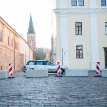 Rotušės aikštėje – eismo pokyčiai: vairuotojai sukti ratų čia negalės