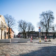 Rotušės aikštėje – eismo pokyčiai: vairuotojai sukti ratų čia negalės