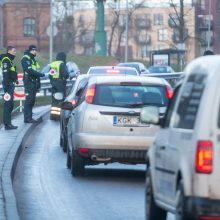 Ankstų rytą – spūstys ir gausios neatsakingų vairuotojų ieškojusių pareigūnų pajėgos