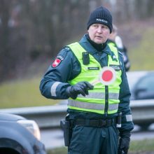 Ankstų rytą – spūstys ir gausios neatsakingų vairuotojų ieškojusių pareigūnų pajėgos