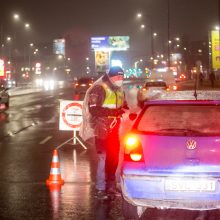 Policija stabdo įvažiuojančius į Kauną: tenka laukti eilėse, o kai kam – ir apsisukti