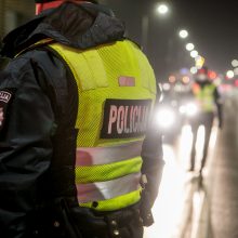 Policija stabdo įvažiuojančius į Kauną: tenka laukti eilėse, o kai kam – ir apsisukti