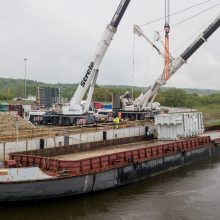 Kauną Nemunu pasiekė įspūdingas krovinys