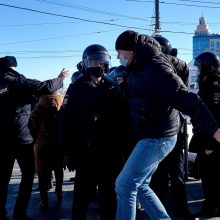 Rusijoje per vieną diena sulaikyta per 5 tūkst. protestuotojų prieš karą Ukrainoje