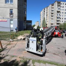 Gaisro Šilainių daugiabutyje mįslė peradresuota policijai: padegimą įtaria ne tik ugniagesiai