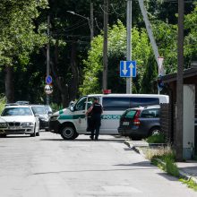 Gaisras „Kauno balduose“: ugniagesiai dar budi, kad ugnis vėl neįsipliekstų