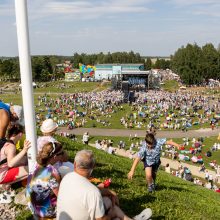 Antrasis „Naisių vasaros“ festivalis – kitoks: susirinko ir garsūs atlikėjai, ir gausi auditorija 