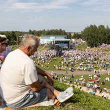 Antrasis „Naisių vasaros“ festivalis – kitoks: susirinko ir garsūs atlikėjai, ir gausi auditorija 