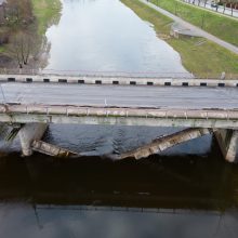Ministerija iš Kelių direkcijos reikalauja atsakymų dėl įgriuvusio Kėdainių tilto