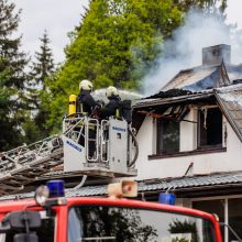 Gaisras „Pas Lado“ pakvipo kriminalu: ką ten veikė 80 proc. kūno apdegęs rusas, aiškinasi policija