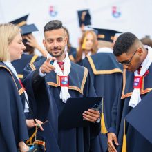 LSMU absolventams įteikti diplomai: linkėta tobulėti, būti laimingais ir teikti viltį žmonėms